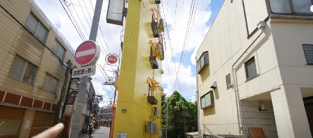 MINIJATURNIJI STAN NISTE VIDELI Unutra još veće iznenađenje – Izazvao veliku pažnju na internetu (VIDEO)