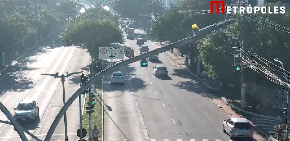 DVE OSOBE POTPUNO IZGORELE, AUTOBUS PROGUTALA VATRENA STIHIJA! Zabeležen momenat strave kada je avion udario u autobus! (FOTO/VIDEO)