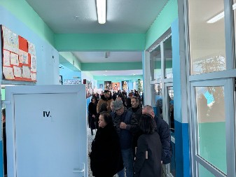 UDARNA VEST SA KiM Izlazne ankete pokazuju da nijedna partija neće moći sama da formira vladu