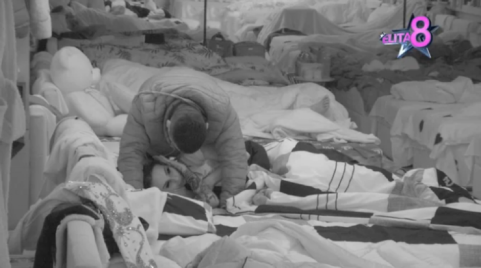 BEBICA UHODI TEODORU Ne ostavlja je na miru, zbog ovih scena nastao haos (VIDEO)