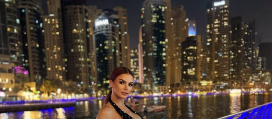 PREKO DONJEG VEŠA I HALTERA SAMO KOŠULJA Anita Stanojlović u nikad provokativnijem izdanju zapalila društvene mreže (FOTO)