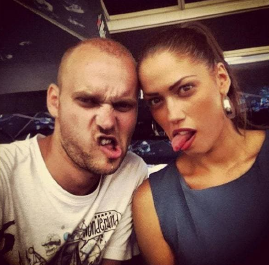 NAŠA MANEKENKA SE RAZVELA OD PEVAČA I OPTUŽILA GA DA JE GEJ! Otkrila sav prljav veš iz odnosa, skandalozni detalji!