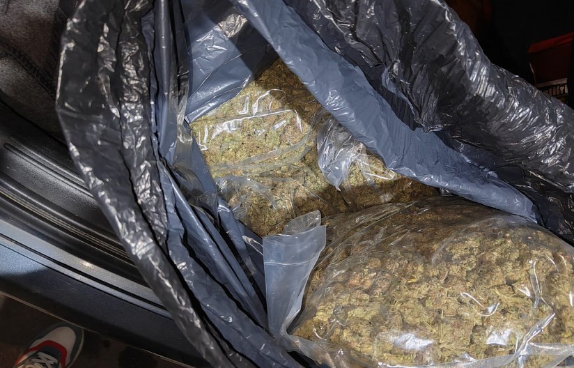 SIN UHAPŠEN ZBOG DROGE, MAJKA ZBOG ORUŽJA Hit priča iz Petrovca na Mlavi, kako je policija došla do osumnjičenih